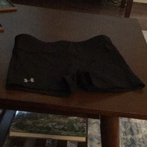 Under Armour back short shorts Sz s